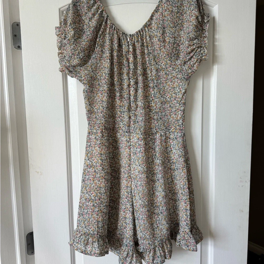 EUC Princess Polly | Blue/Pink/Why Puff Sleeve Romper - Picture 7 of 7